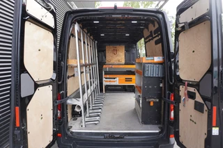 Volkswagen Crafter 2022 - 140pk L3H3/L2H2 Navigatie Airco Apple Carplay Imperiaal Werkplaats inrichting 3-Zits image 3 thumbnail