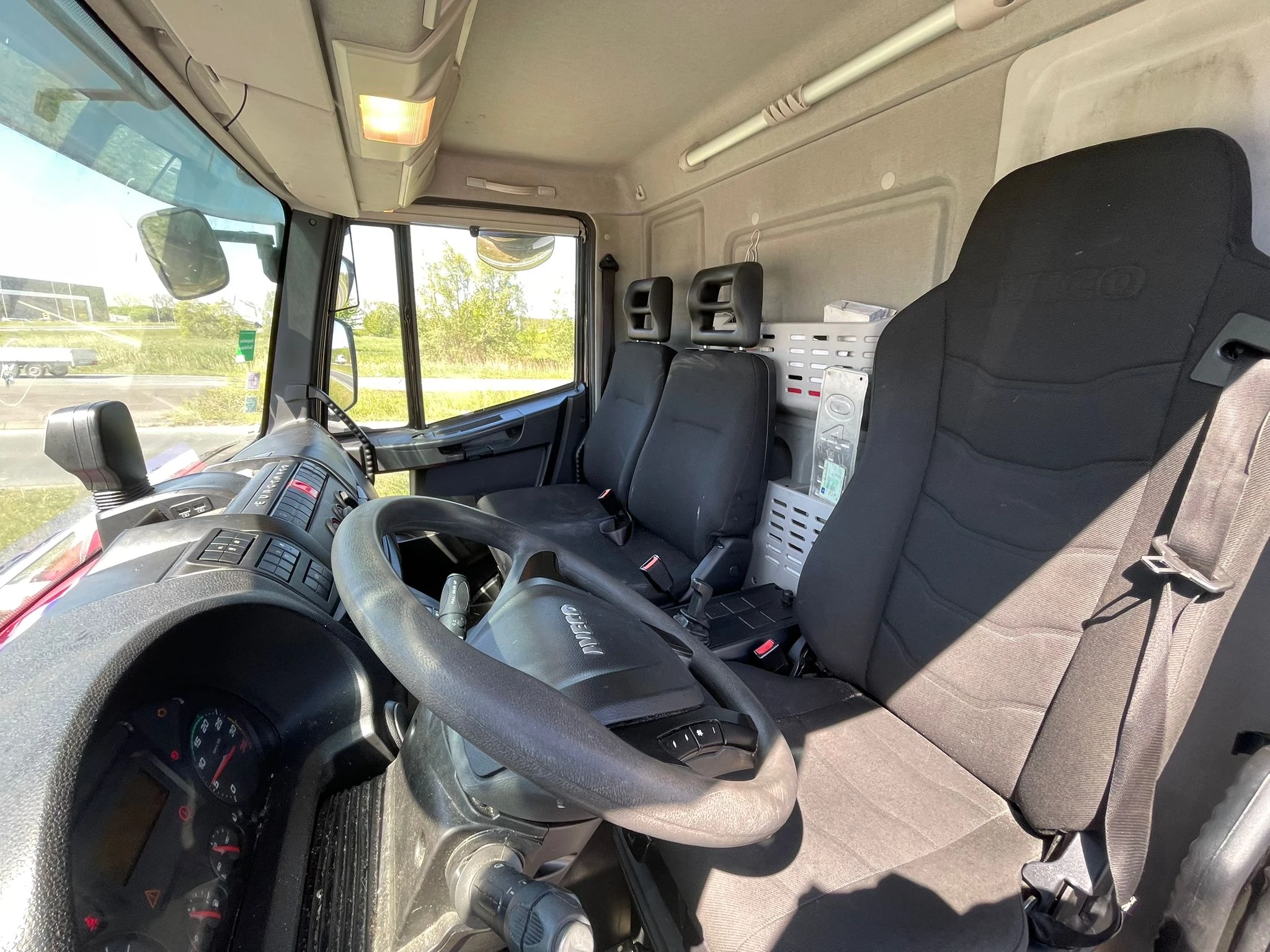Iveco Eurocargo 2018 - ML150E25P imagem 18