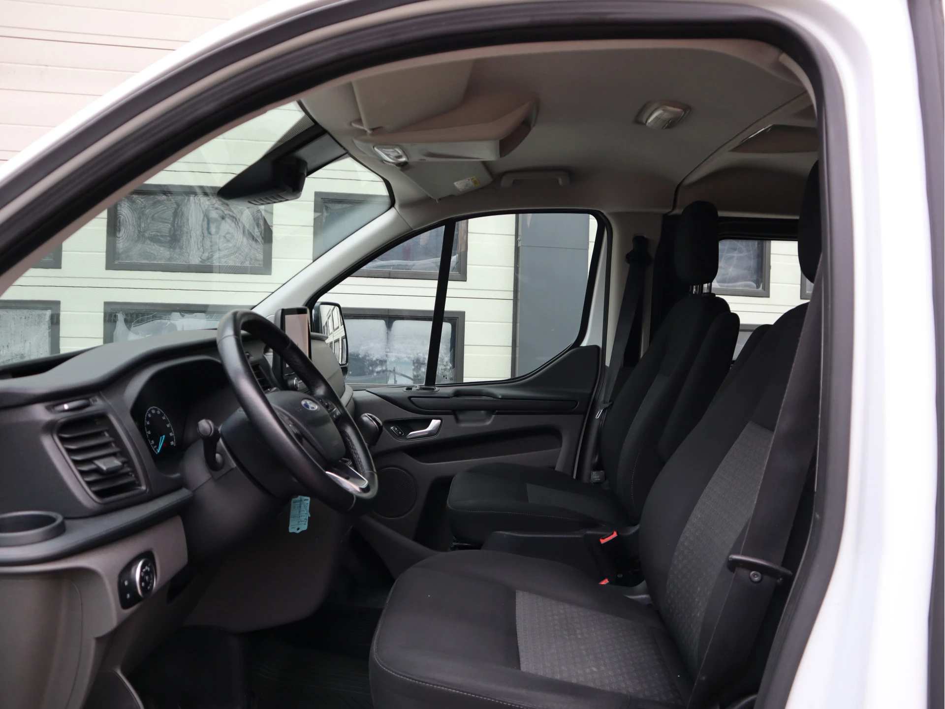 Ford Transit Custom 2021 - 280 2.0 TDCI 130pk Euro 6 - DC 5 Pers. - Trekhaak - Airco - Navi imagen 12