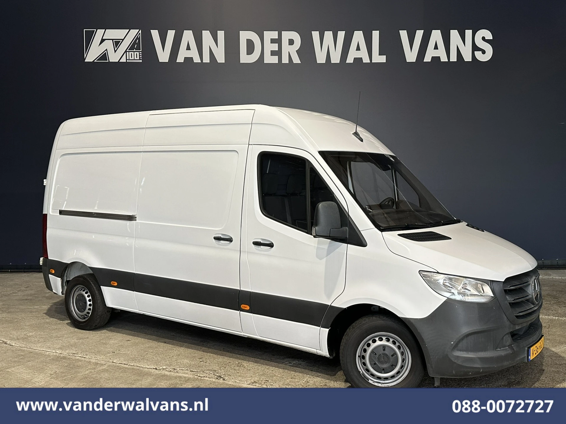 Mercedes-Benz Sprinter 2020 - 214 CDI 143pk L2H2 Euro6 Airco | Camera | Apple Carplay | Chauffeursstoel afbeelding 1