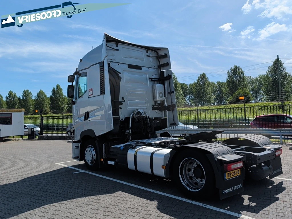Renault 2022 - T520 Mega trekker image 4