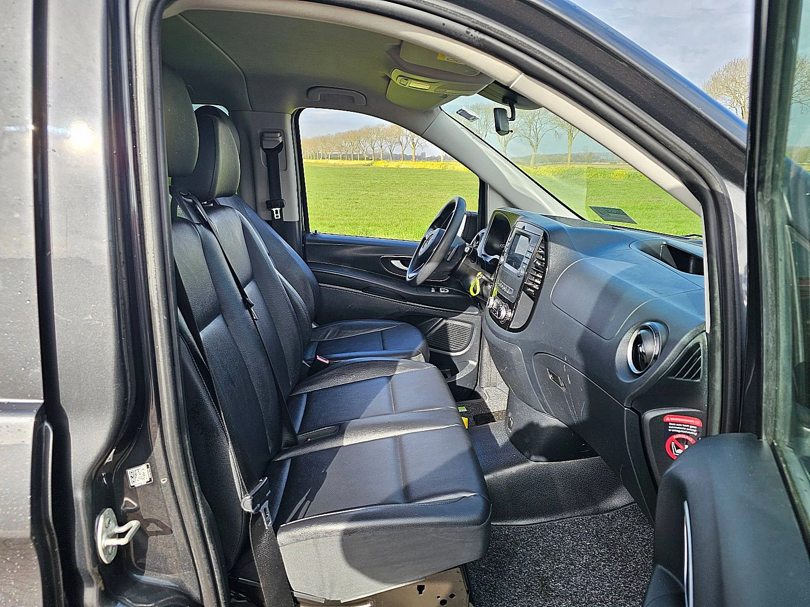 Mercedes-Benz Vito 2023 - 114 CDI TOURER zdjęcie 7