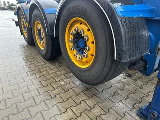 Burg N/A 2003 - 20FT/3-axles / empty weight: 3.290kg / SAF DISC / ADR (EXII, EXII, FL, OX, AT) / LIFTAXLE / NL-Chassis zdjecie 14