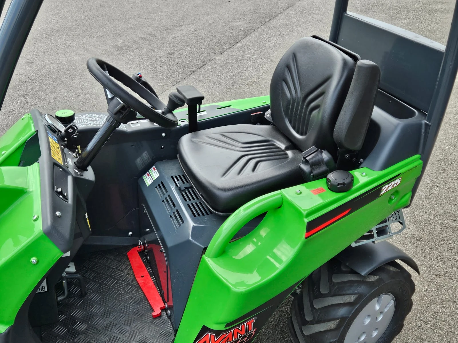 Avant 2025 - 225 mini-lader afbeelding 21