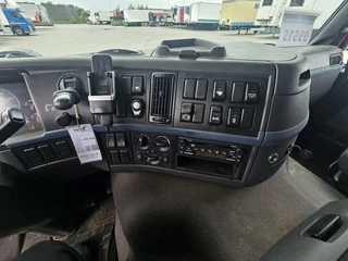 Volvo FM 2007 - 300 4x2 - Livestock 1 deck - Euro 4 - I shift image 11