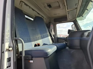 Volvo FM13-400 2007 - / 8X4 / AJK HOOK 25TON / CRANE HMF 1560 K3 / ROTATOR / LIFT+LENKACHSE / AIRCO / MANUAL / EURO-4 / 2007 bild 30