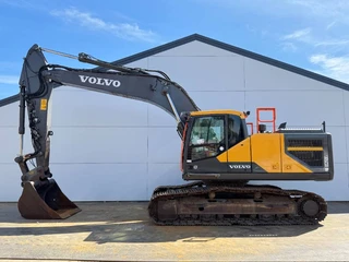 Volvo 2017 - EC250EL - Hammer Lines / Quick Coupler te koop