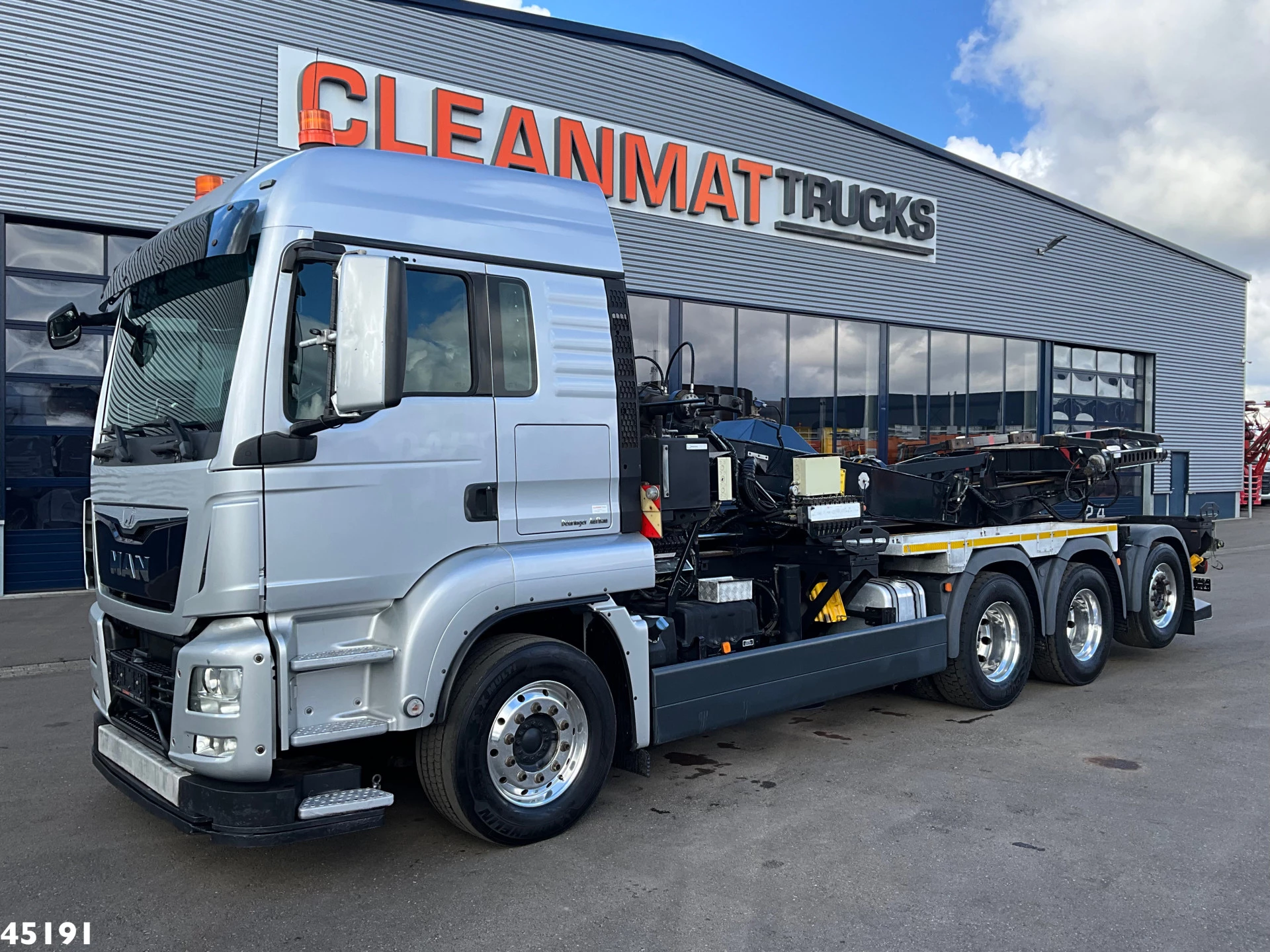 MAN TGS 2015 - 35.480 Euro 6 8x4 Deuringer Garagetransporter afbeelding 5