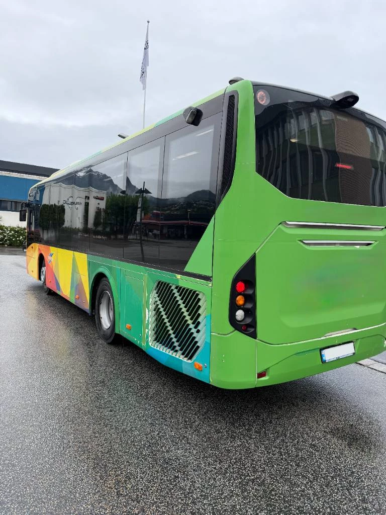 Volvo 2016 - 8900LE. 10,84m length. 3 Units! afbeelding 4