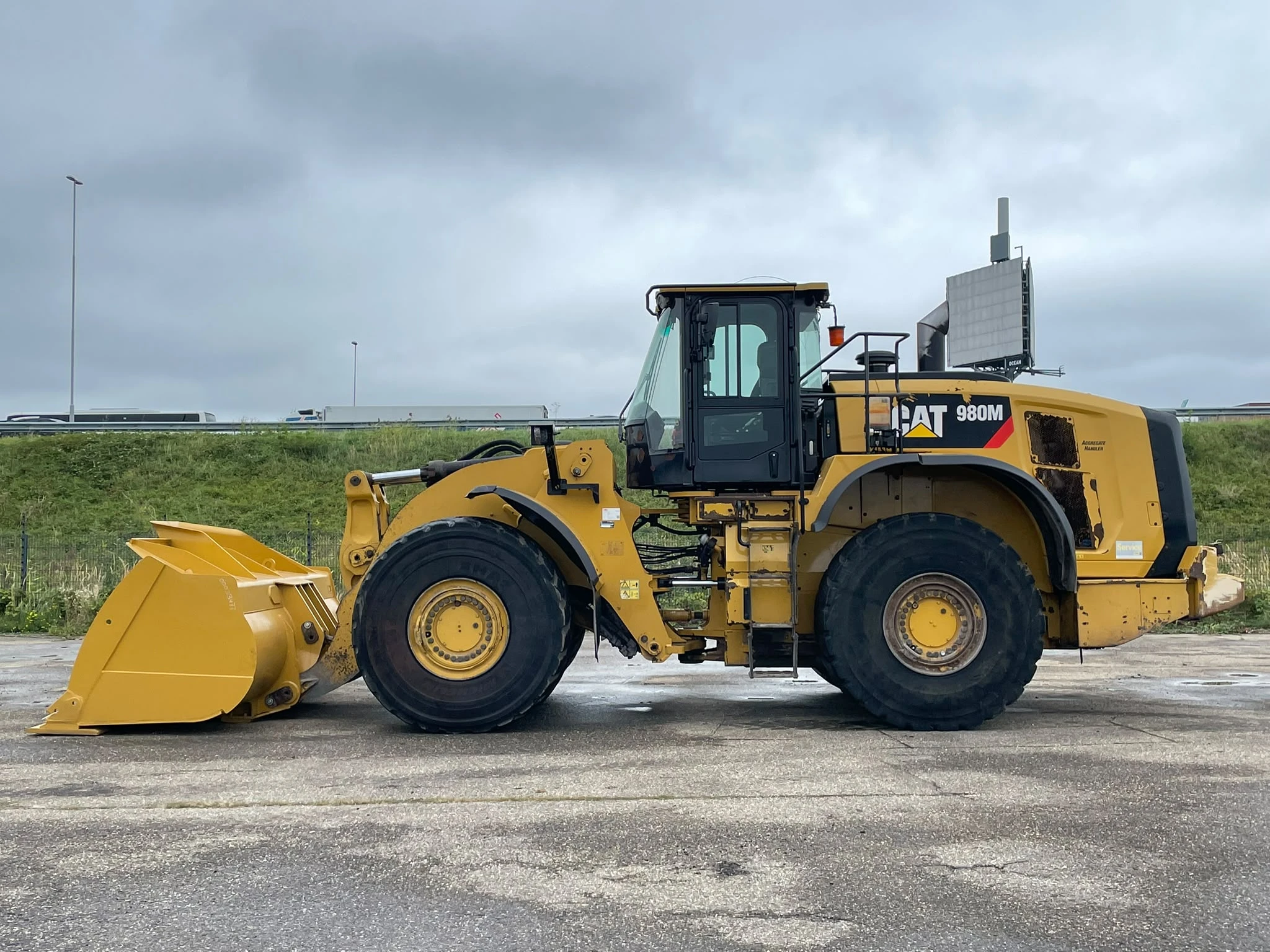 Caterpillar 980M | New Bucket 2018 image 1