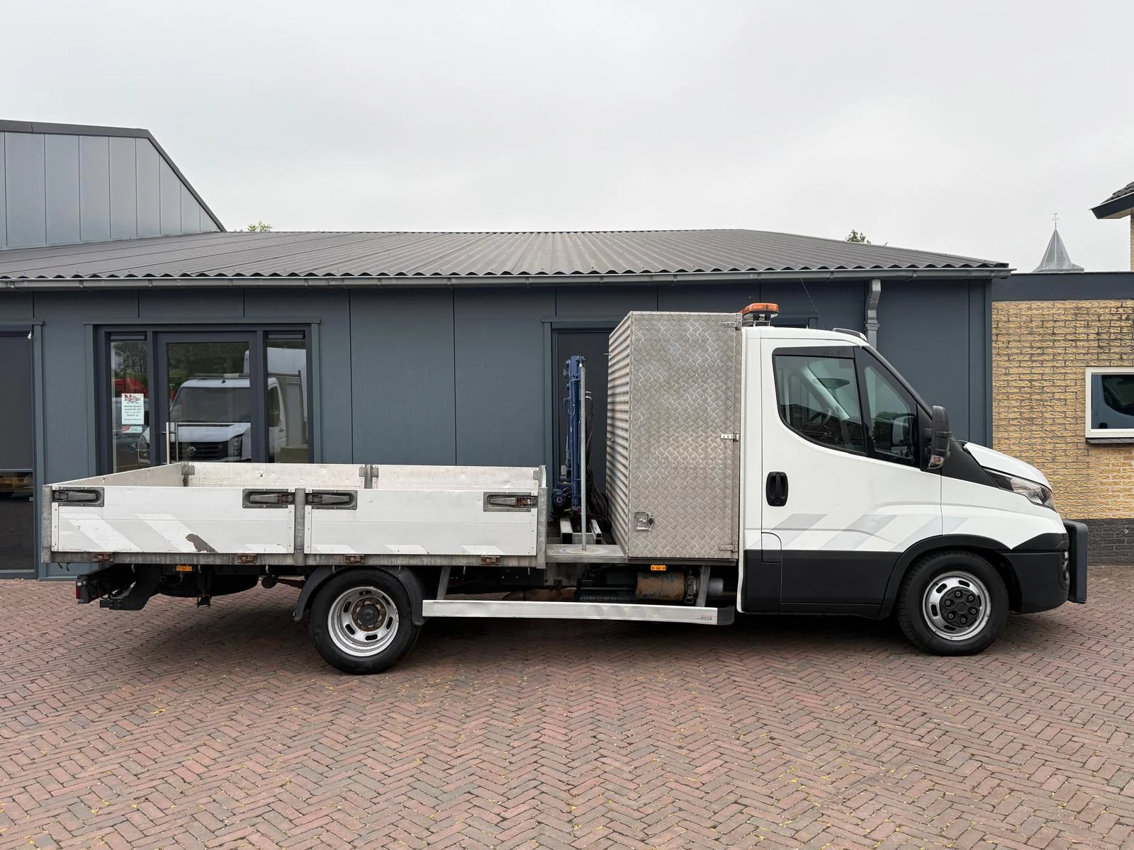 Iveco Daily 2017 - 40C18 3.0 Hi Matic Openlaadbak 3.7m Amco Veba Kraan AC Euro 6 afbeelding 18