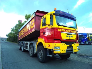 MAN TGS 2009 - 41.440 8X8 NL TRUCK image 3