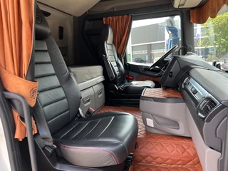 Scania R 2018 - R580 V8 NGS / 6x2 Boogie Lift / Retarder / Full Air / Leather Interior obrazek 11