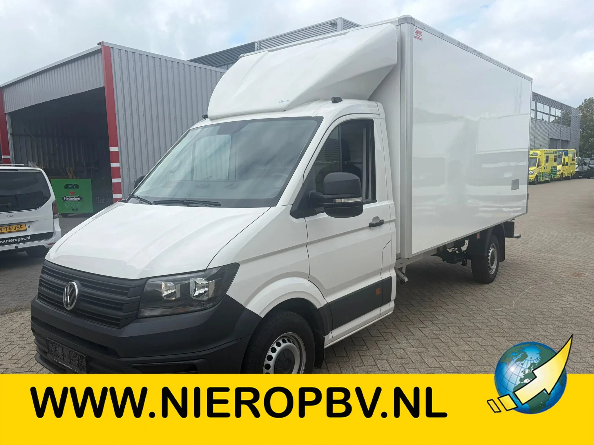 Volkswagen Crafter 2024 - bakwagen koeling airco volle opties rechts bij deur schade kijk de fotos afbeelding 1