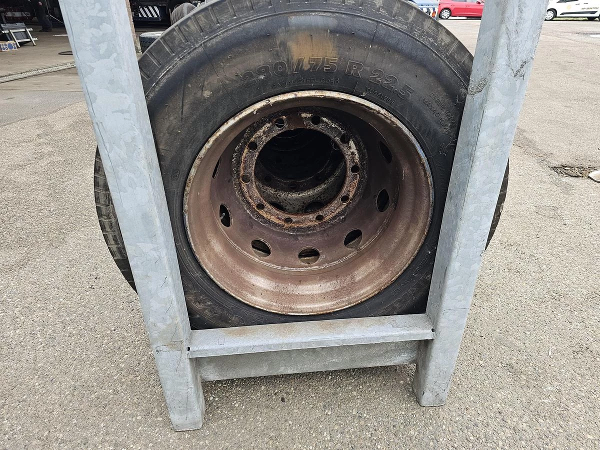 MICHELIN 280/75 R 22.5 TERMNAL TRACTOR TIRE - EXTRA HEAVY DUTY 2005 obrázek 4