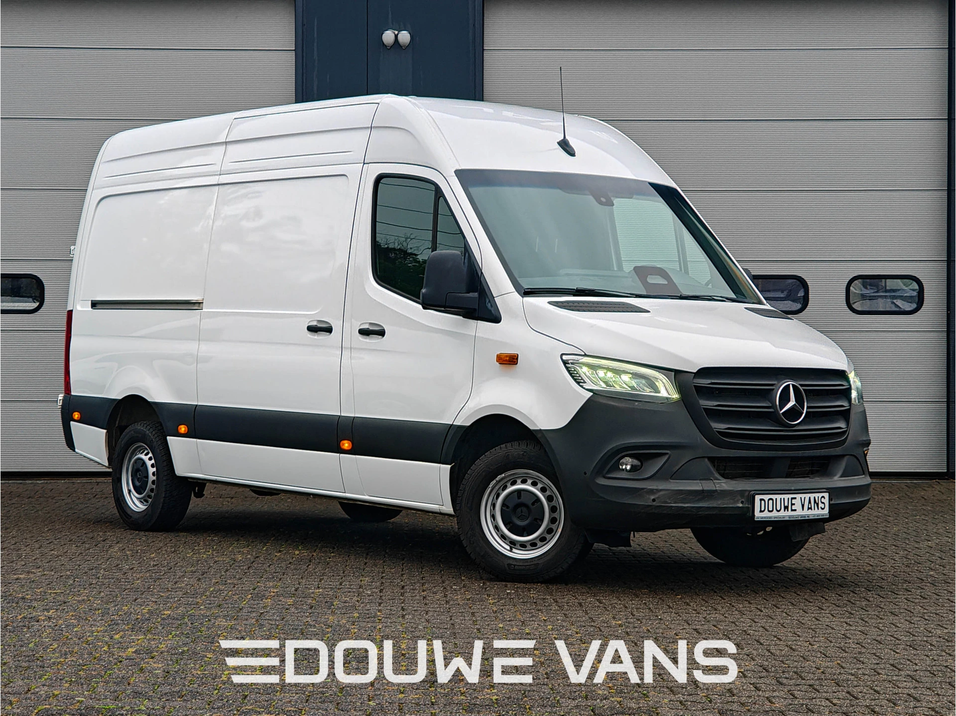 Mercedes-Benz Sprinter 2024 - 317 L2 H2 Automaat LED Navigatie Camera afbeelding 1