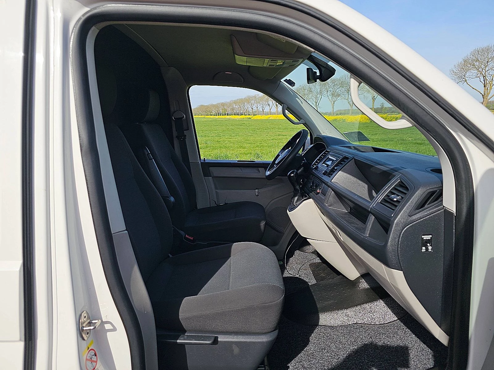 Volkswagen Transporter 2017 - 2.0 TDI imagen 7