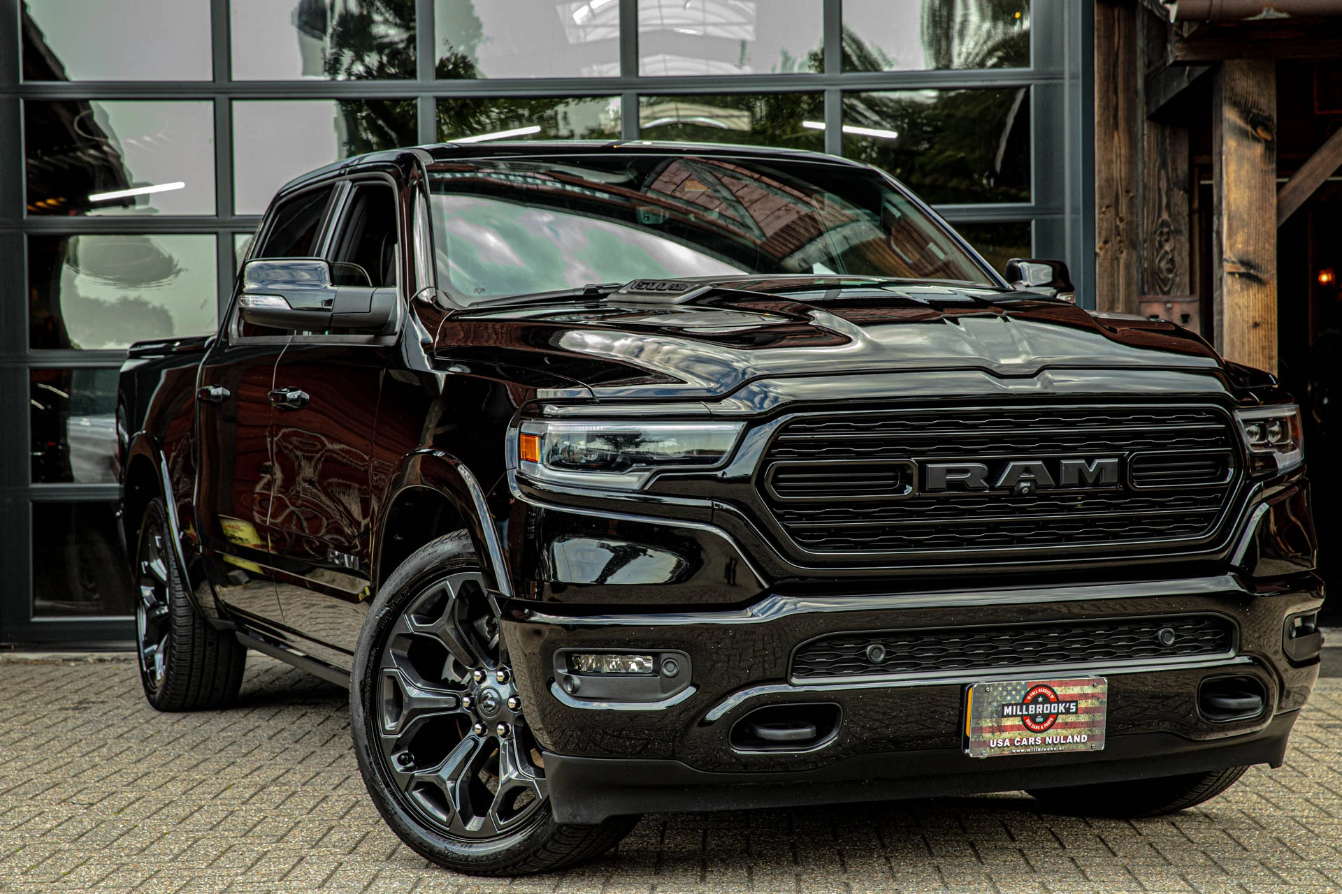 Dodge Ram 1500 2023 - Limited image 1