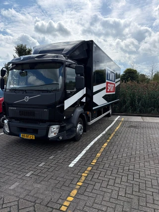 Volvo FL 2022 - 4x2 12 ton met plywood opbouw afbeelding 2 miniatuur