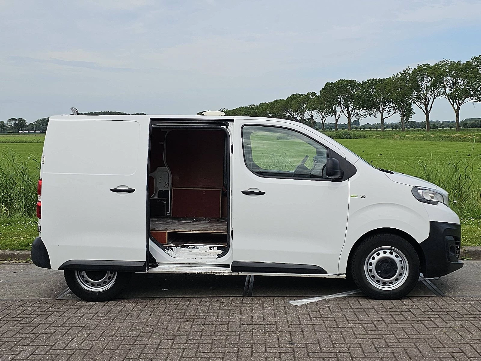 Peugeot Expert 2017 - 2.0 Bild 14