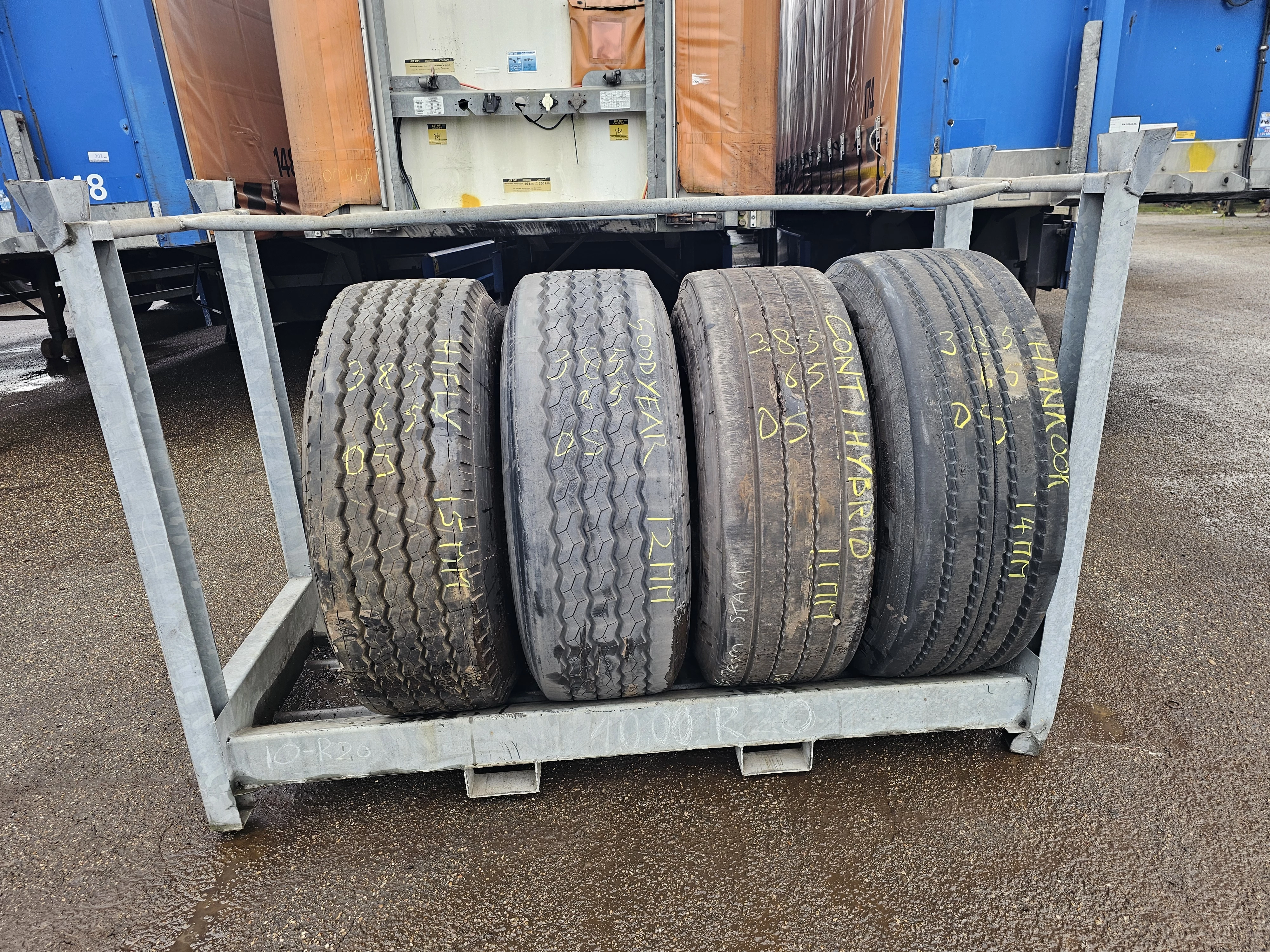 HANKOOK CONTINENTAL.HIFLY gOODYEAR. 385/65 R 22.5 ON RIM 2000 afbeelding 1