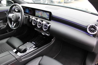 Mercedes-Benz CLA 2023 - Shooting Brake 200 AUT7 Luxury Line LEDER MEMORY DISTRONIC SFEER 18'' imagem 12