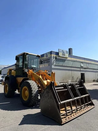 Hyundai HL730-9A 4X4 Radlader Mulch-/Klappschaufel KLIMA A 2016 - HL730-9A 4X4 Radlader Mulch-/Klappschaufel KLIMA A/C image 8