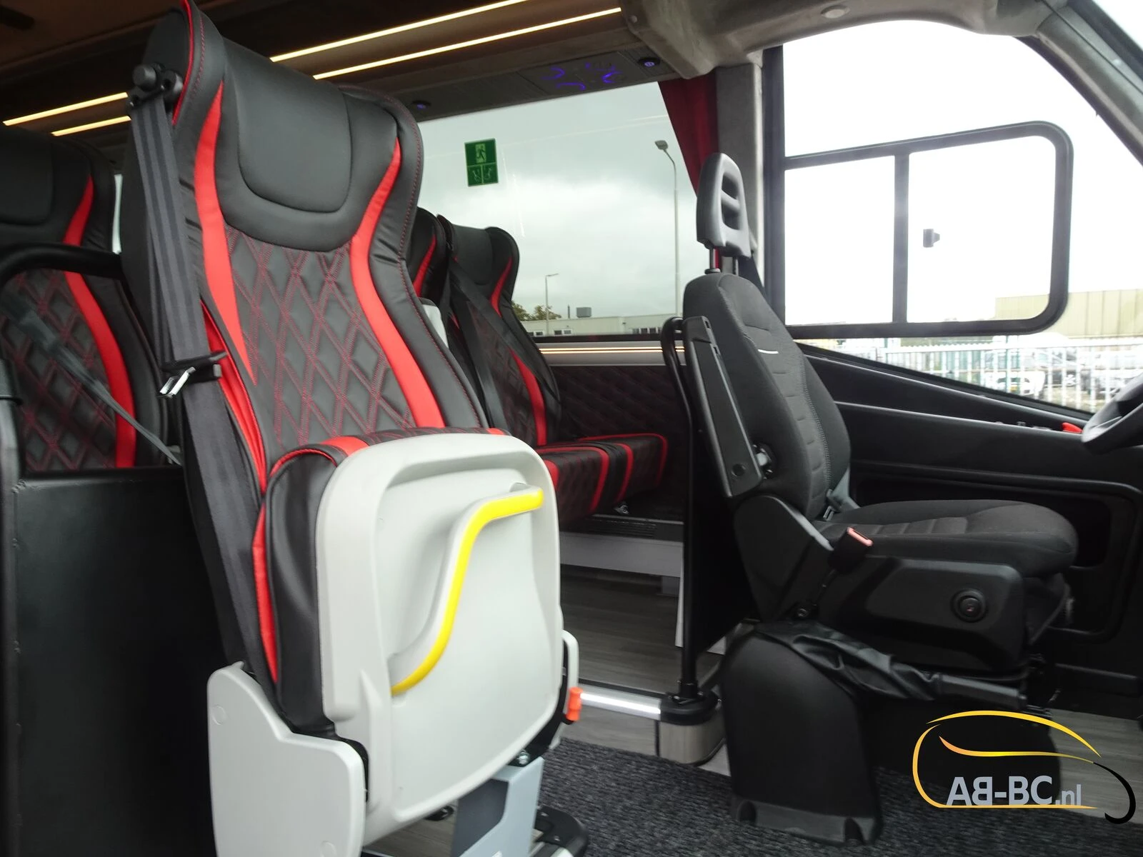 Iveco Aveuro Tourna 35 Seats EURO 6 2 Units Available afbeelding 49