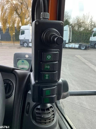 Mercedes-Benz Actros 2009 - 1829 4x4 Bucher Cityfant 60 Rechts en Links vegend image 18
