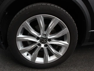 Volkswagen T-Roc 2025 - 1.5 TSI 150pk Automaat R-Line Edition afbeelding 2 miniatuur