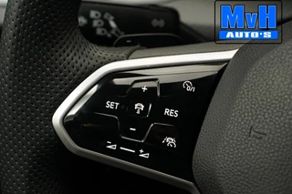 Volkswagen Golf 2020 - 1.5 eTSI R-Line|SPORTSTOEL|LUXE|LED| image 52