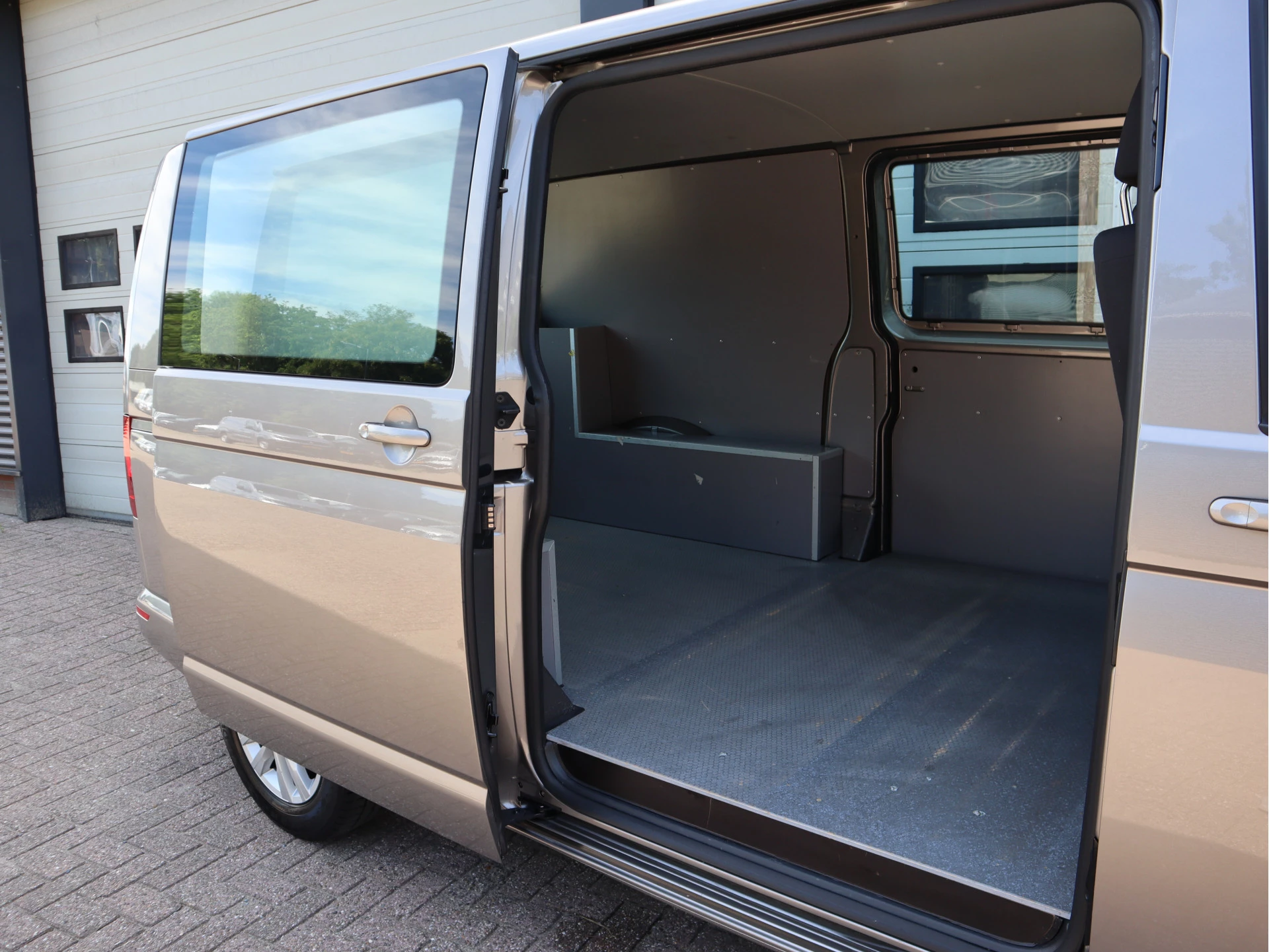 Volkswagen Transporter 2022 - 2.0 TDI 150pk Euro 6 Automaat - L2 Lang - 2x Schuifdeur - Airco Bild 8