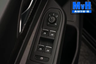 Volkswagen Golf 2020 - 1.5 eTSI R-Line|SPORTSTOEL|LUXE|LED| image 48
