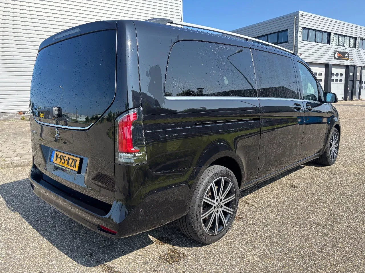 Mercedes-Benz V-Class 2024 - 300D Extra Lang Dubbelcabine Automaat Airco Navi Cruisecontrol ISOFIX Bild 4