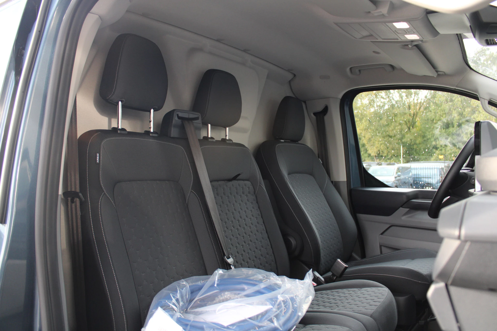 Ford E-Transit Custom 2025 - 340 L2H1 Limited 65 kWh 218pk - 2x Schuif - LED - 360 Camera - B&O - ACC - Navi - Stoel/Stuurverwarming - Rijklaar afbeelding 50