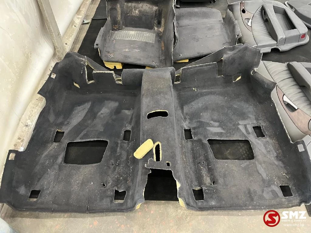 Mercedes-Benz 2005 - Occ set interieur met zetels W211SW Mercedes Bild 7