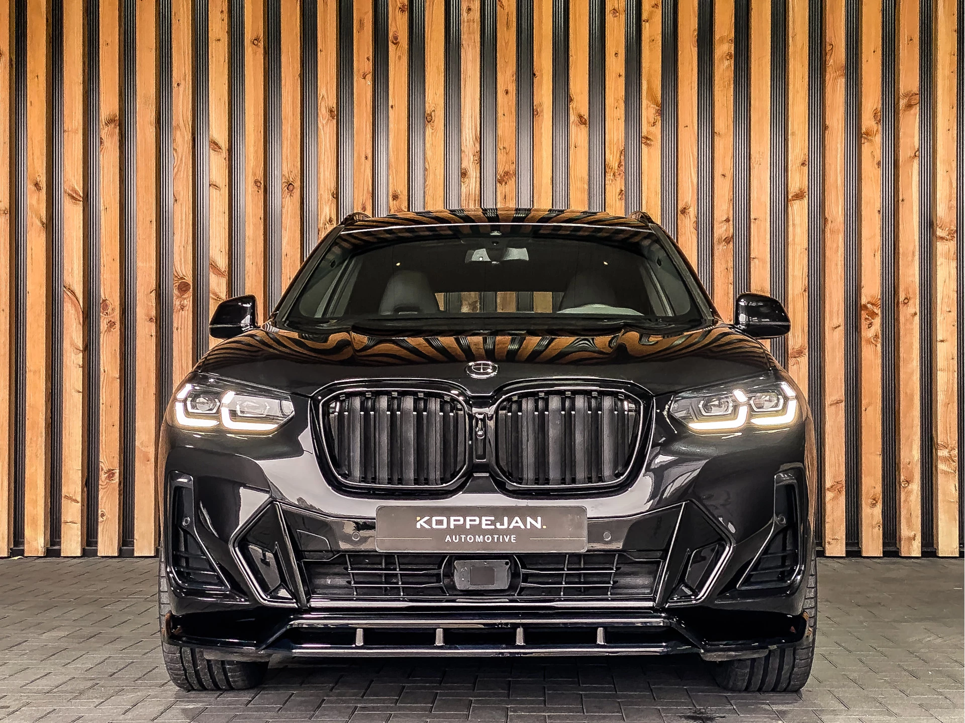 BMW X3 2023 - xDrive30e 292PK High Executive M-Sport изображение 25