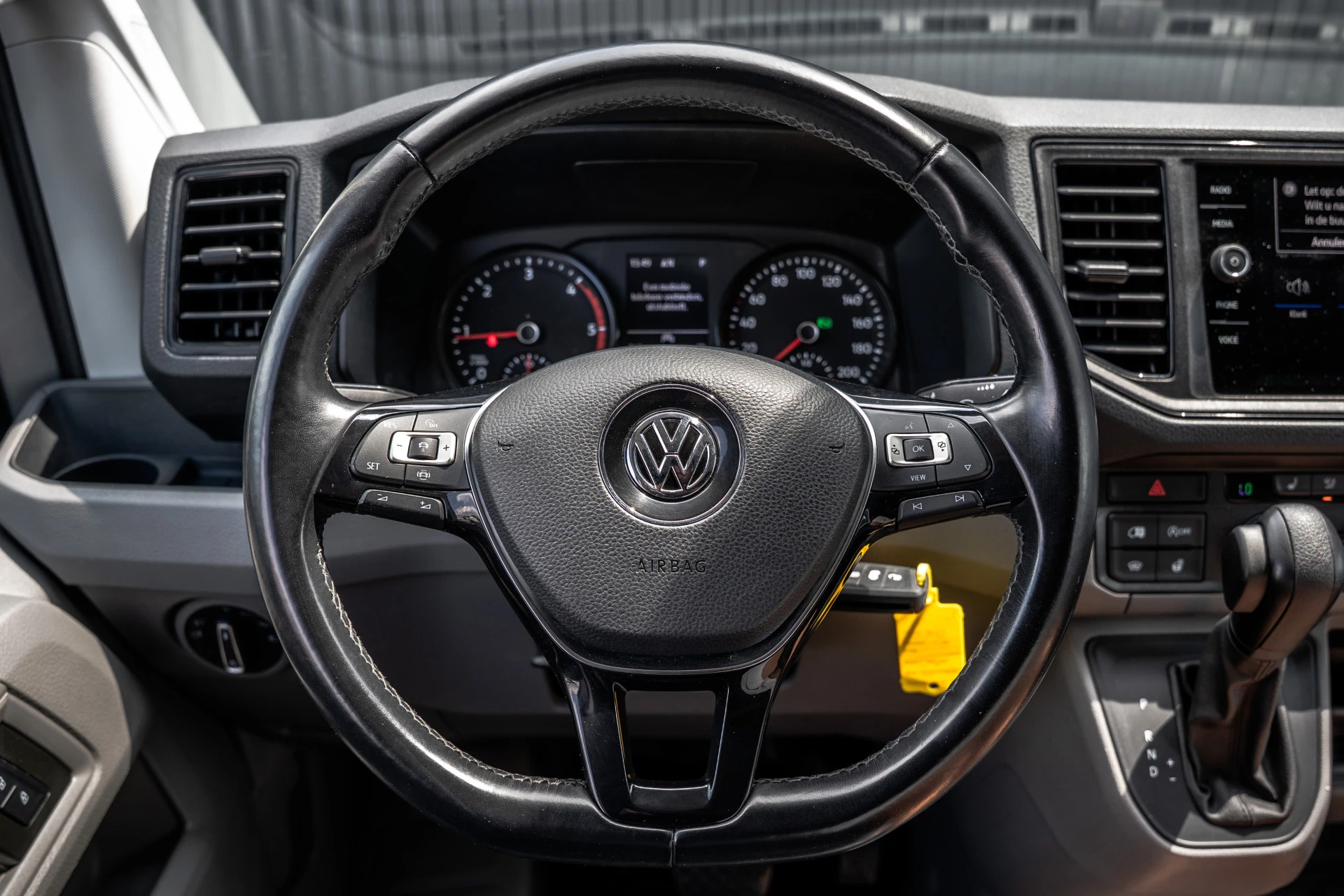 Volkswagen Crafter 2023 - 2.0 TDI XL L5H3 | 177 PK | Rijplaten | Automaat | LED | Camera | Carplay | Schuifdeur L+R | PDC | Trekhaak afbeelding 17