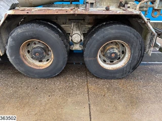 MAN TGA 2003 - 32 360 8x4, 8 m³, Manual transmission, Steel suspension image 11