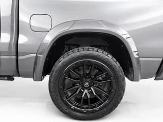 Dodge Ram 1500 2024 - 5.7 V8 4x4 Crew Cab Sport | Incl. Tonneau cover | Special striping| Wide boddy | Fuell velgenset| imagem 14
