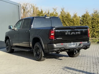 Dodge Ram 1500 2024 - 3.0 420 PK REBEL PREMIUM / LUCHTVERING / 2025 MODEL / INCL PRINS LPG! / PANO / 360 CAMERA / TREKHAAK / 3500 KG AHG / NIGHT EDITION image 5