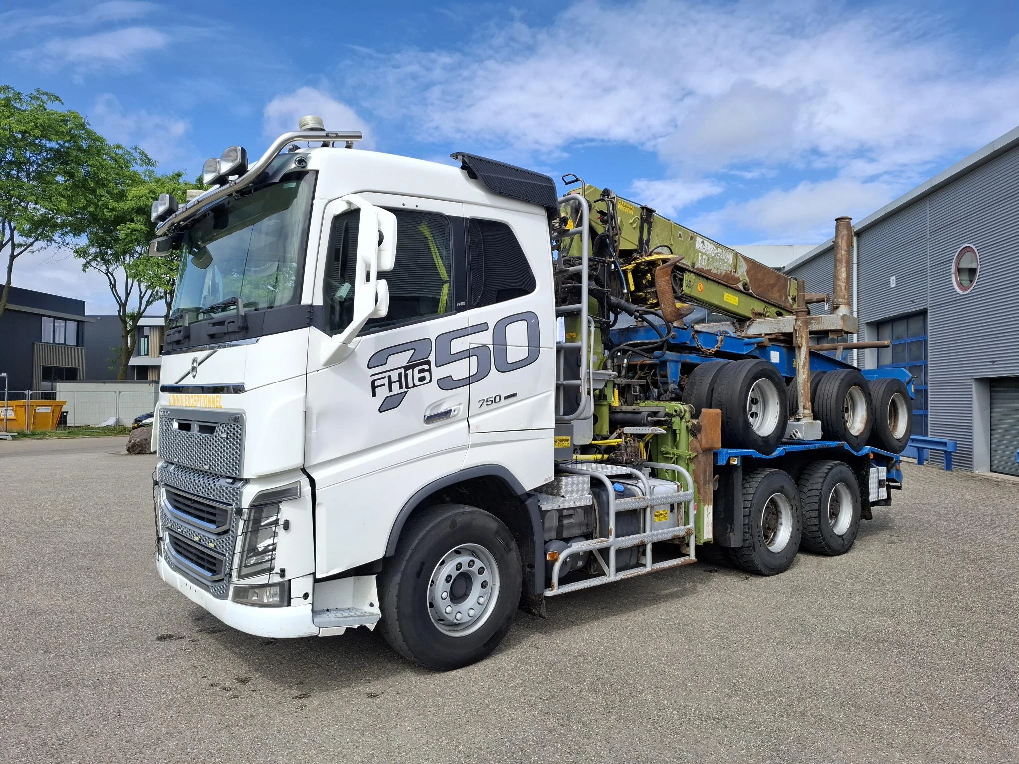 Volvo FH 2016 - 16.750 / LOGGING TRUCK / 6X4 / VEB+ / RETARDER / 2XBIG AXLE / FRIEDERICH 281SL / 9 METER / 596187 KM / 3AXLE DOLLY / 9TON BPW AXLES / AUTOMATIC / EURO-6 / 2016 obrázek 10
