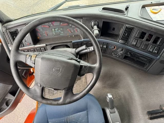 Volvo 340 2009 - FM 6X2 DHOLLANDIA 2000 KG CURTAINS image 15