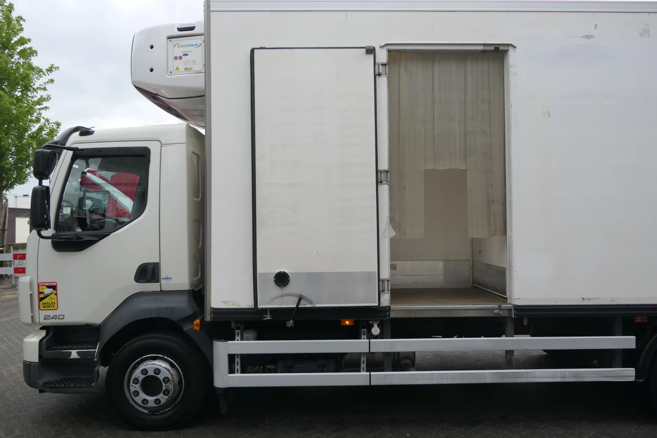 Volvo 240 2013 - FL | Carrier SUPRA 950Mt / Bi-temp | 3 Compartments | 297181Km | 2013 | 12Ton | 6 Cylinder | Dhollandia 1500Kg | Luxembourg Truck afbeelding 23