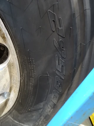- Geen producent - N/A - Pirelli 295/80 obrazek 2