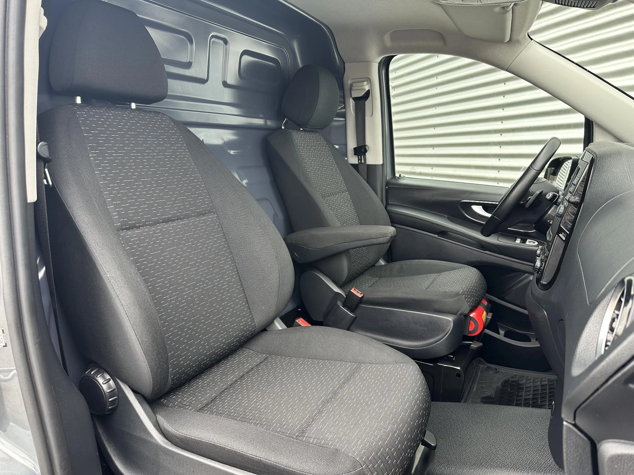 Mercedes-Benz Vito 2023 - 119 CDI L2 Automaat LED Achterdeuren Carplay afbeelding 5