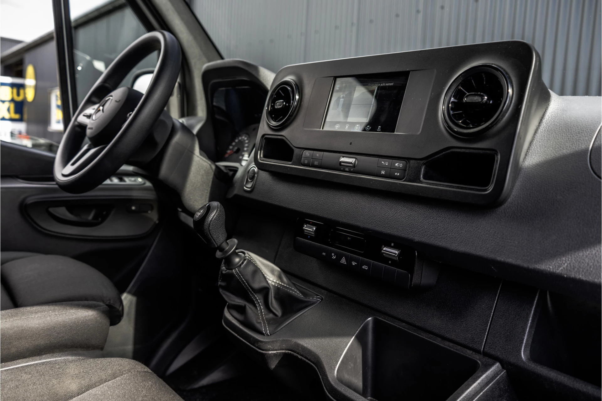 Mercedes-Benz Sprinter 2023 - **317 CDI L2H2 | Mbux | Camera | CarPlay | Navigatie | Cruise | Climate | PDC | Euro 6** immagine 2