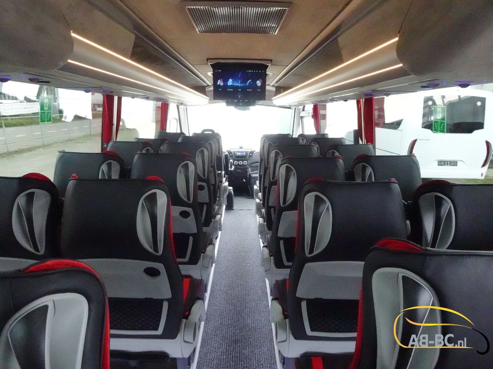 Iveco Aveuro Tourna 35 Seats EURO 6 2 Units Available afbeelding 85