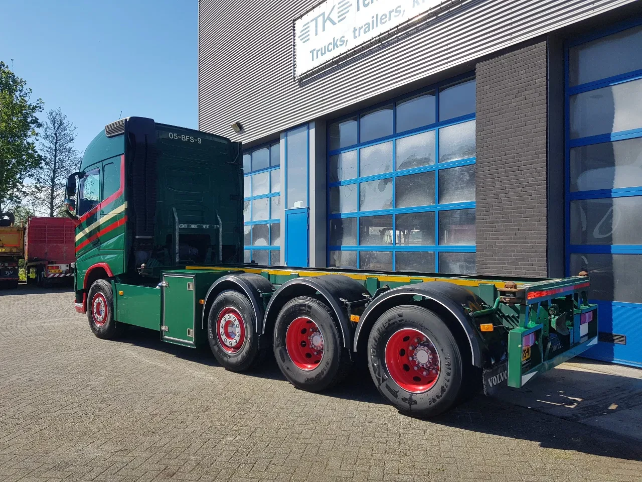 Volvo FH 2015 - 500 8x2 Euro 6 Netherlands truck image 4