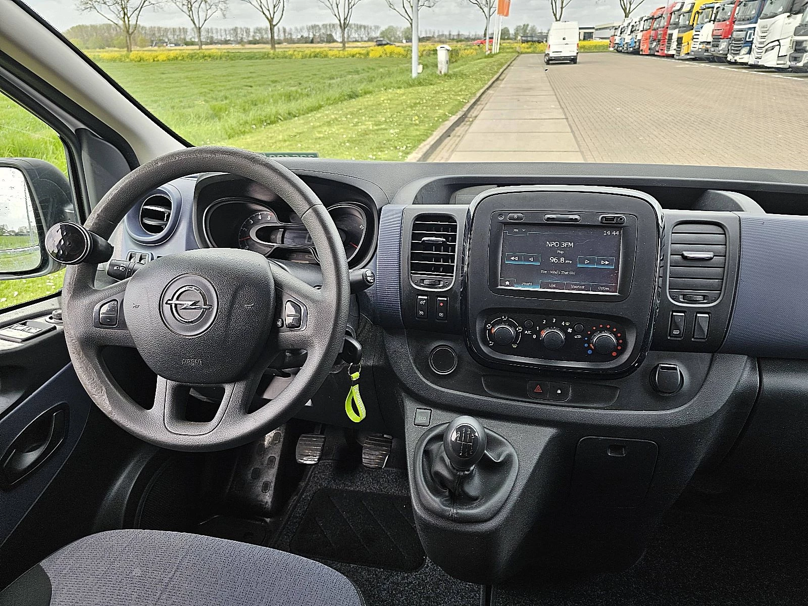 Opel Vivaro 2017 - 1.6 zdjęcie 8